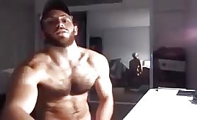 beautiful muscular man cums on  live camera